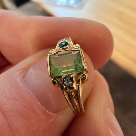 10K Green tourmaline ring - Picture 6 of 6